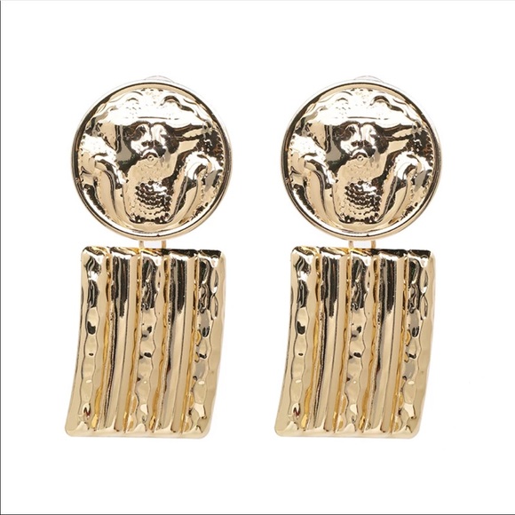 NWOT EARRINGS - Picture 2 of 2